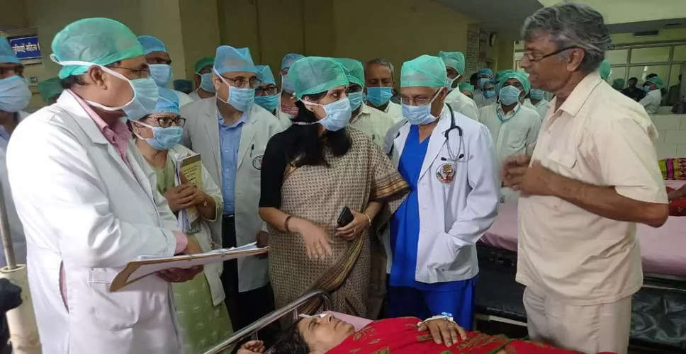 Jaipur एसीएस शुभ्रा सिंह ने महिला अस्पताल में देखी व्यवस्थाएं, जांची खाने की गुणवत्ता