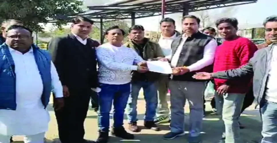 Hanumangarh नगर परिषद सभापति सुमित रणवां को ज्ञापन देकर भूमि आवंटित की मांग की 