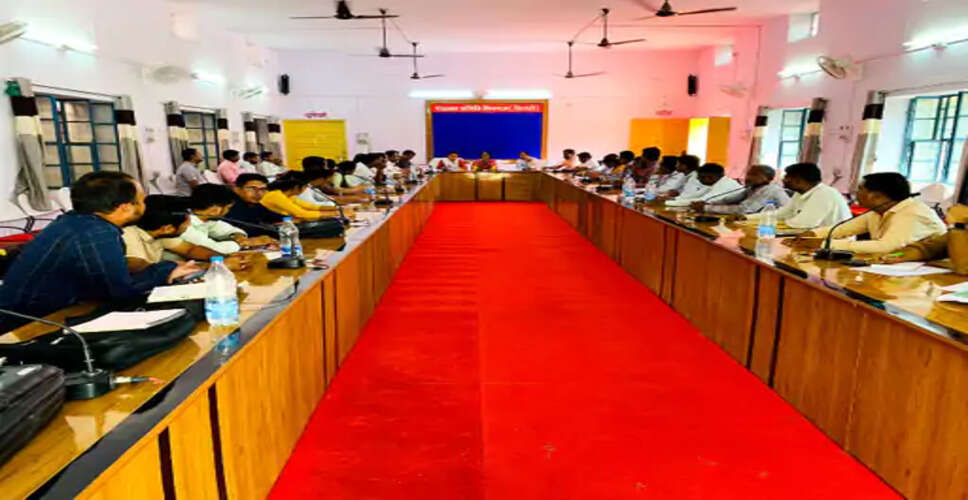 Sirohi में पंचायत समिति-शिवगंज की विशेष समीक्षा बैठक, घर-घर कचरा संग्रहण व पब्लिक टॉयलेट पर जोर