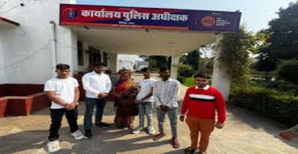 धौलपुर में पुलिस की त्वरित कार्रवाई, एक घंटे में बरामद कर लौटाया महिला का खोया मोबाइल