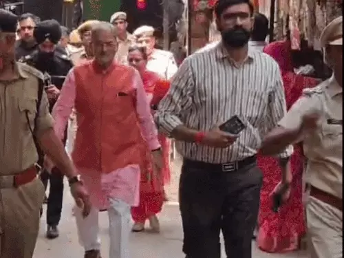 शाकंभरी माता के दरबार पहुंचे हिमाचल के राज्यपाल, सपत्नीक की पूजा-अर्चना