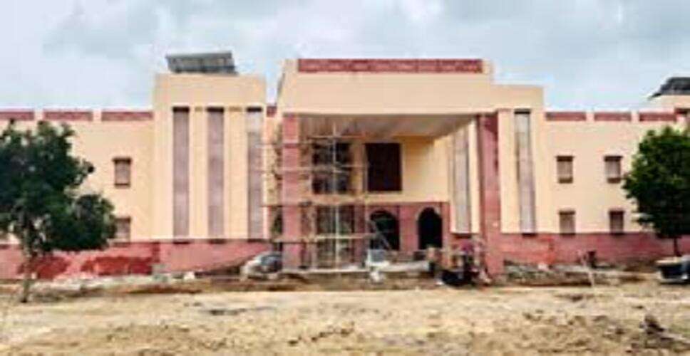 उदयपुर के फतहनगर में गंदे पानी की समस्या से लोग परेशान, जलदाय विभाग पर लापरवाही के आरोप