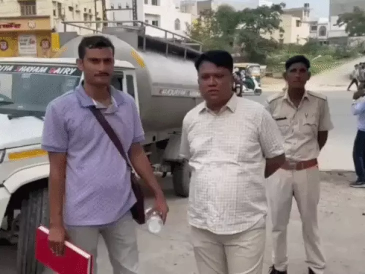 रक्षाबंधन से पहले उदयपुर में मिलावटखोरों पर शिकंजा, दूध से भरा टैंकर पकड़ा