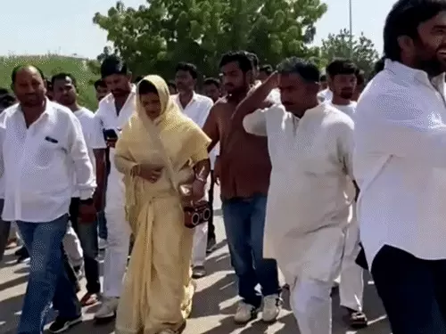 पोकरण से रामदेवरा के लिए सद्भावना पैदल यात्रा निकली, नगरपालिका अध्यक्ष ने दिखाई हरी झंडी