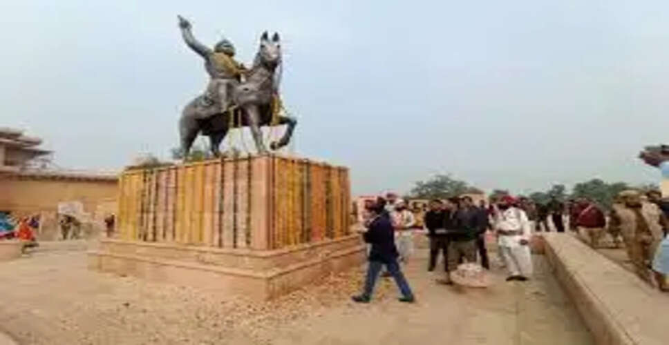 Karoli ग्रामीणों ने जुटाए पांच लाख , महाराजा सूरजमल की प्रतिमा करा रहे स्थापित