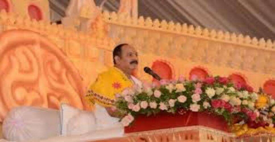 शिव महापुराण कथा में पंडित प्रदीप मिश्रा का संदेश, विवाह और सामाजिक मूल्यों पर की टिप्पणी