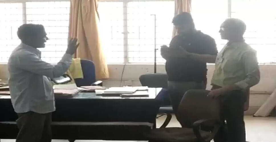 Sawaimadhopur&nbsp;शराब के नशे में डाक सहायक ने कर्मचारियों से की अभद्रता