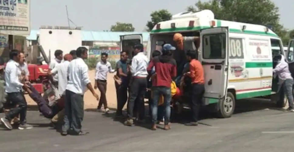 Rajasthan Accident News: सिरोही में भीषण सड़क हादसा, ट्रेलर और पिकअप की भिड़ंत में 3 लोगों की दर्दनाक मौत और एक दर्जन घायल