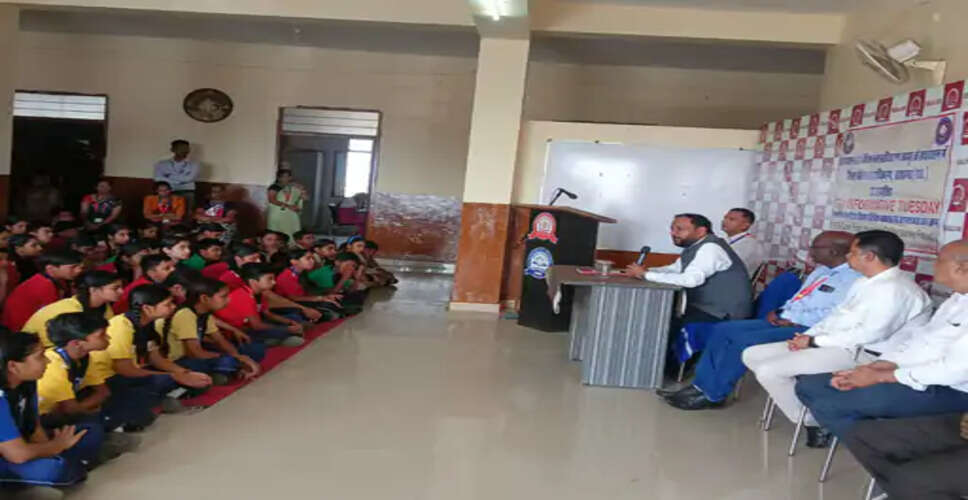 &ldquo;ट्रांसफॉर्मेटिव ट्यूजडे&rdquo; अभियान से स्कूली विद्यार्थियों को मिल रही कानूनी जागरूकता की नई दिशा