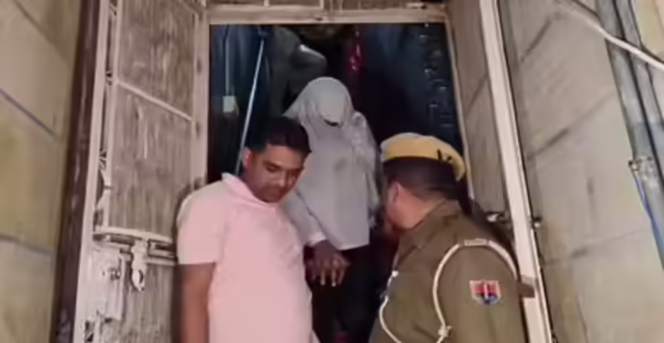 जैसलमेर: गोल्डन स्पा सेंटर पर पुलिस की बड़ी कार्रवाई, मैनेजर सहित दो लोग हिरासत में