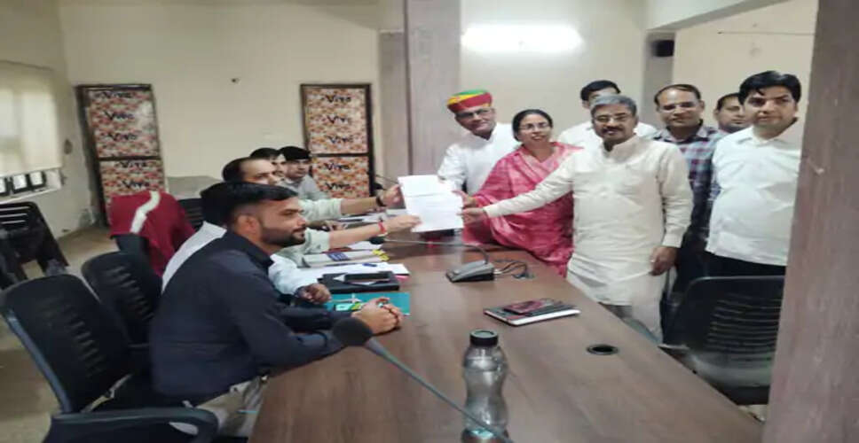 किशनगढ़ रेनवाल में अध्यक्ष पद का मुकाबला दिलचस्प: एक ही परिवार की चाचा-भतीजे की पत्नियां आमने-सामने, नतीजों के बाद बढ़ी सियासी हलचल
