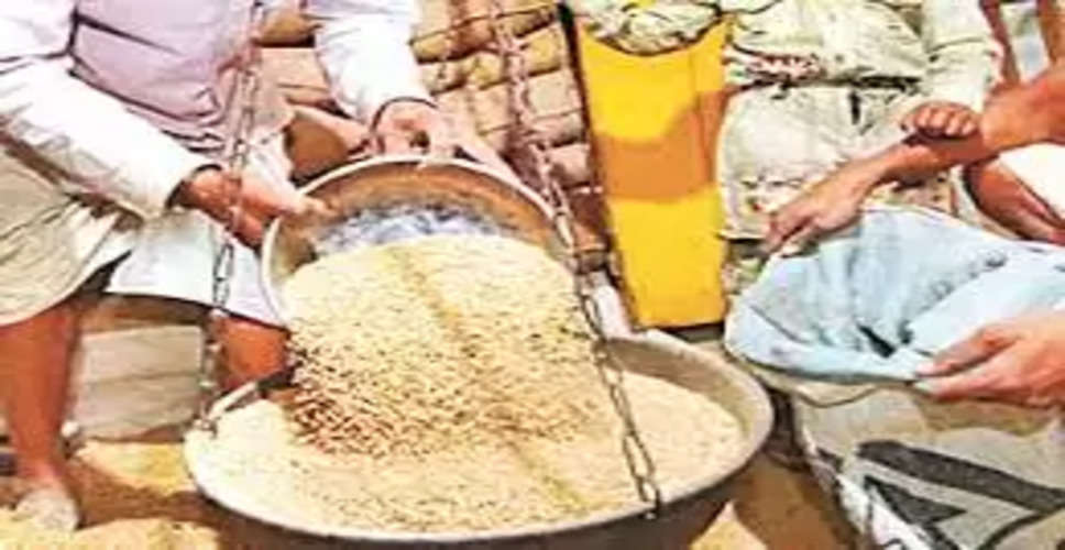 Pratapgarh गेहूं बेचने का रुझान कम, सरसों व चना केंद्रों पर पहुंच रहे किसान