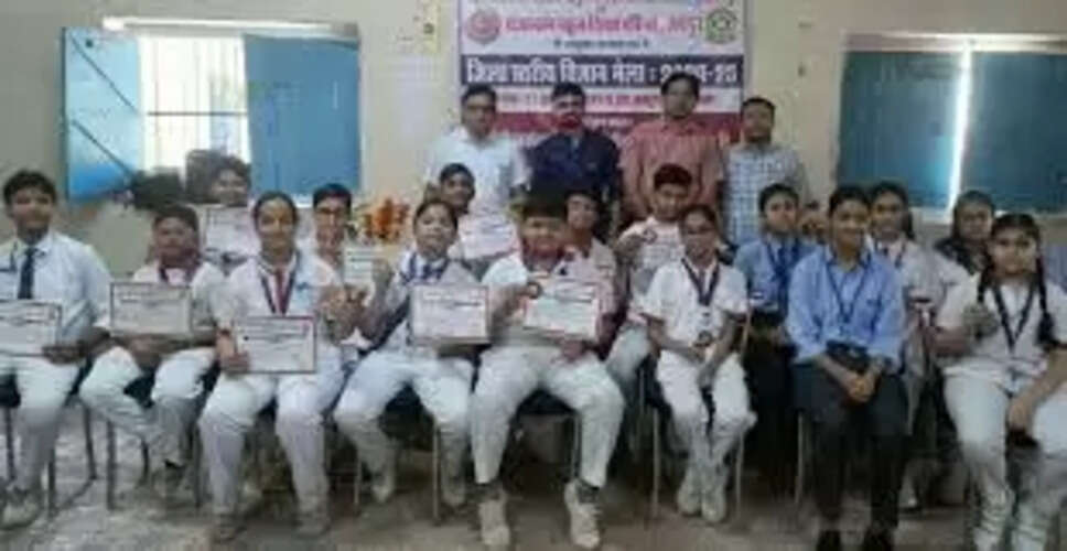 Karoli विज्ञान मेले में आशीष मैमोरियल स्कूल के विद्यार्थियों ने फहराया परचम