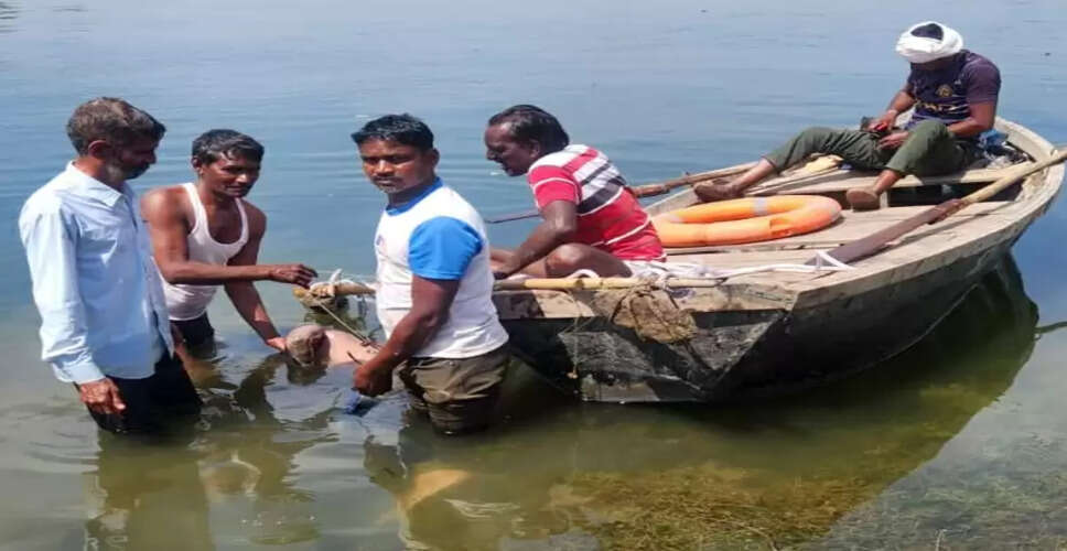 Karoli&nbsp;पांचना नदी में युवक के कूदने की आशंका, तलाश में जुटी टीम&nbsp;