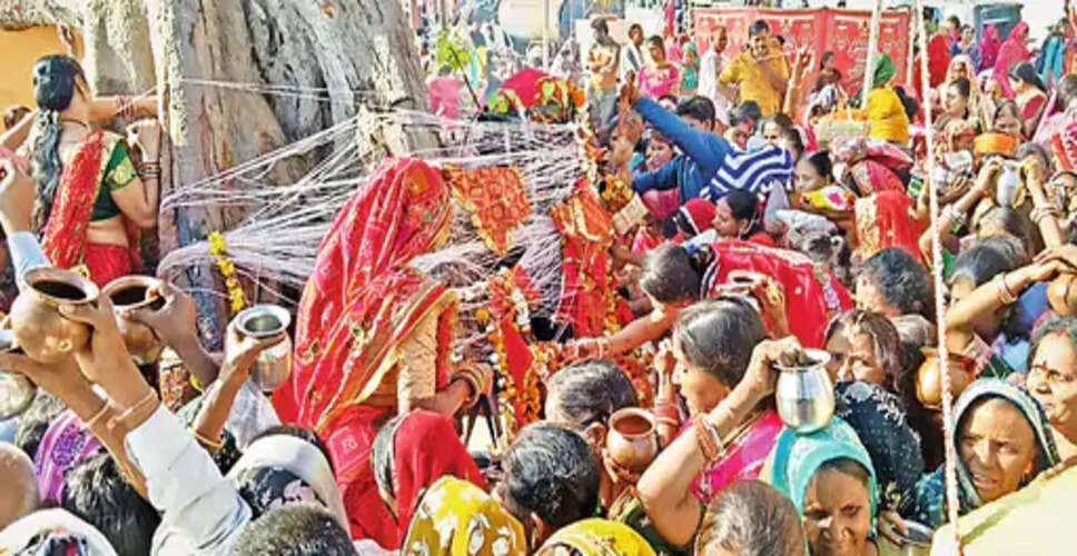 दशामाता व्रत पर महिलाओं ने किया पूजन, 10 गांठ वाला धागा पहनकर परिवार की खुशहाली की कामना