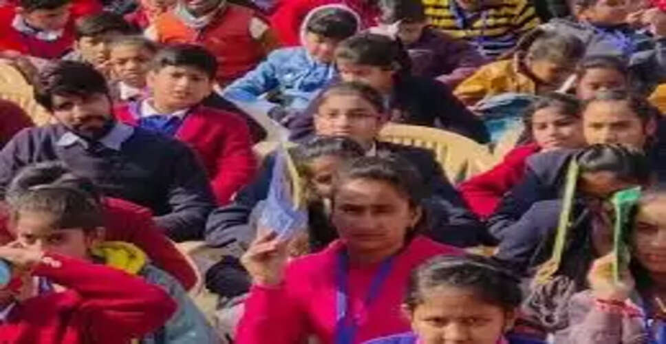 बीकानेर में दस दिन की सर्दी छुट्टी के बाद स्कूल फिर से शुरू, कोहरे ने बढ़ाई ठिठुरन