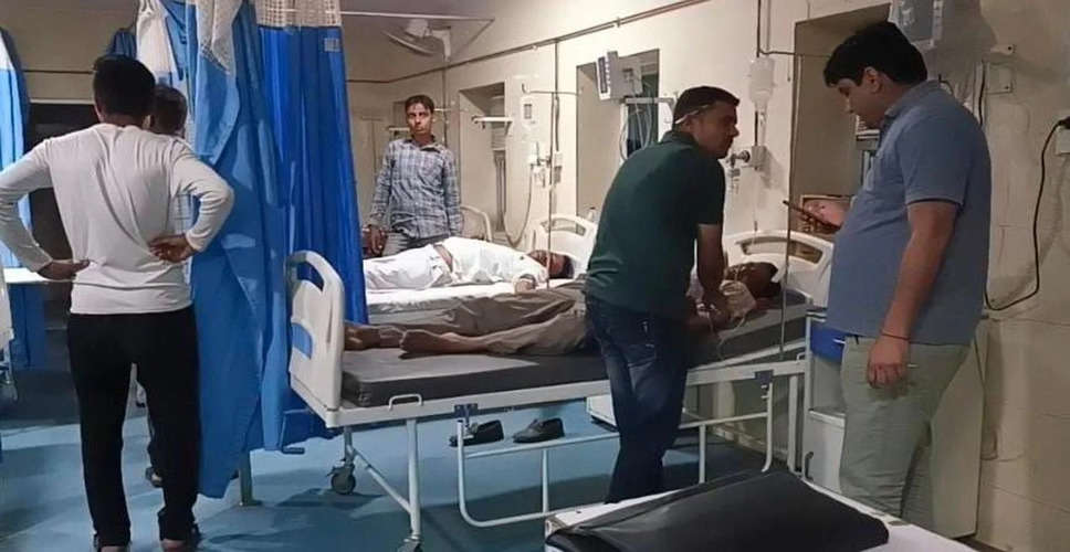 Rajasthan Big News: अलवर में जमीनी विवाद में दो पक्षों में चली गोलियां, गाड़ी चढ़ाकर मारने के प्रयास में में 8 लोग हुए गंभीर घायल