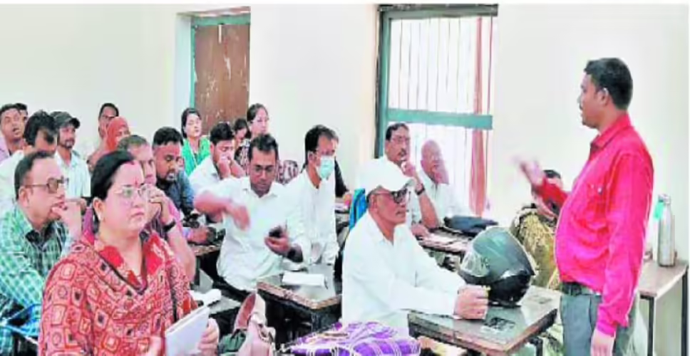 जनगणना ड्यूटी से बचने के बहाने? सरकारी दफ्तरों में अचानक बढ़ीं &ldquo;बीमारियां&rdquo;