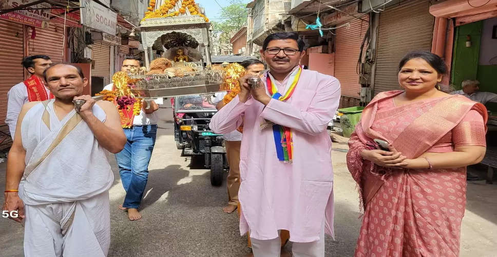 Udaipur ऋषभदेव जन्मोत्सव महोत्सव पर शहर में निकाली गई शोभा यात्रा