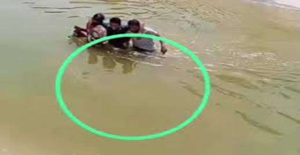 Bikaner Crime News: पुलिस से बचने के लिए नहर में कूदा बदमाश, पीछा कर पुलिस ने दबोचा