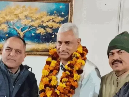 रिटायरमेंट कार्यक्रम से लौट रहे रिटायर्ड CRPF सब इंस्पेक्टर की सड़क हादसे में मौत, बेटे के साथ बाइक पर थे