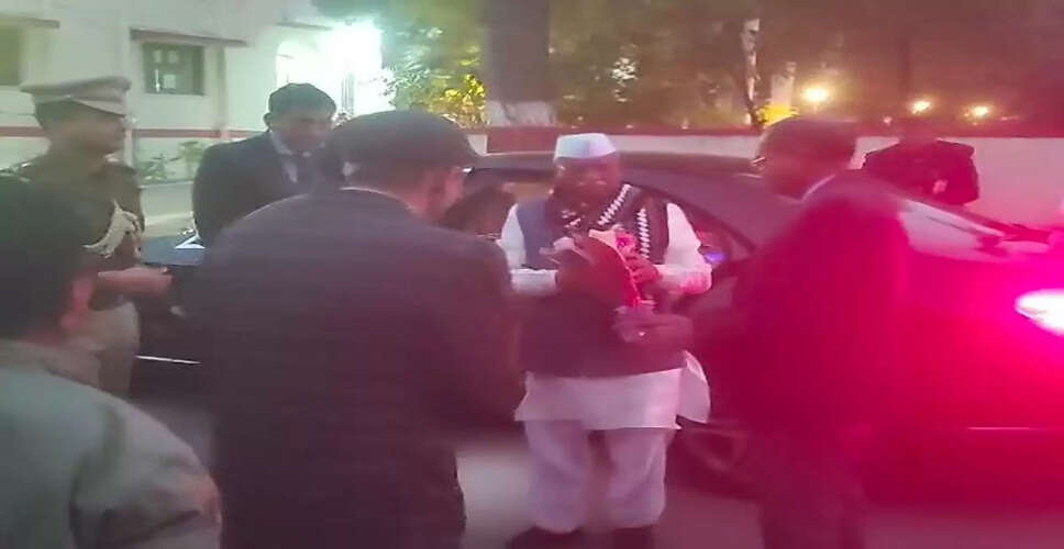 राज्यपाल हरिभाऊ किशनराव बागड़े डूंगरपुर पहुंचे, सर्किट हाउस में प्रशासनिक अधिकारियों ने किया स्वागत