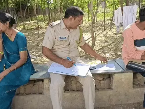 दिल्ली-मुंबई एक्सप्रेस-वे पर खड़े ट्रक से टकराया दूसरा ट्रक, दो की मौत; मदद करने वाले 4 लोग घायल