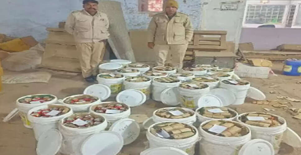 जयपुर में अवैध शराब तस्करी का भंडाफोड़, पेंट की बाल्टियों में छुपाकर भेजी जा रही थी शराब