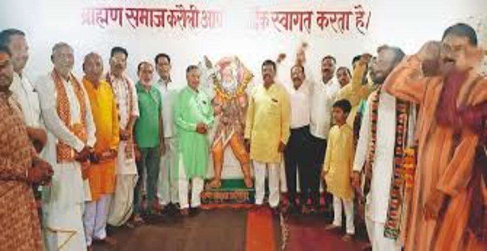 करौली और मंडरायल में परशुराम जयंती पर प्रतिभा सम्मान समारोह, मेधावियों और बुजुर्गों का हुआ सम्मान