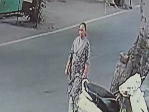 बाबा बनकर आए बदमाशों ने बुजुर्ग को दिया आशीर्वाद, फिर उतरवा लिए सोने-डायमंड के गहने; भरोसे में लेकर हुए फरार
