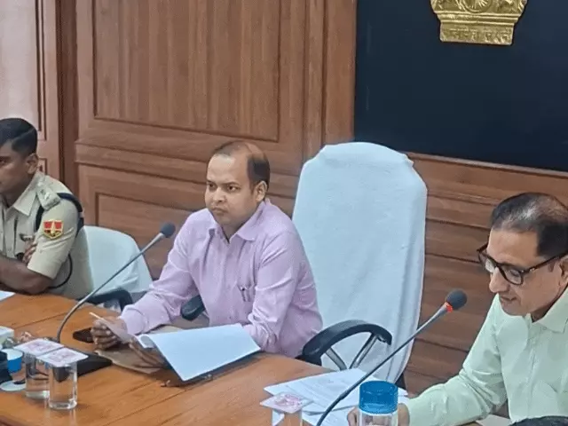 निकाय चुनाव की आचार संहिता लागू, सीकर जिला प्रशासन ने शुरू की तैयारियां; कलेक्टर ने दी चुनावी प्रक्रिया की जानकारी