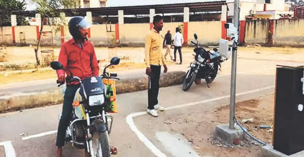 फेस स्कैनिंग सिस्टम बना बाधा, भरतपुर में ड्राइविंग टेस्ट में अधिकारी ही हुए फेल