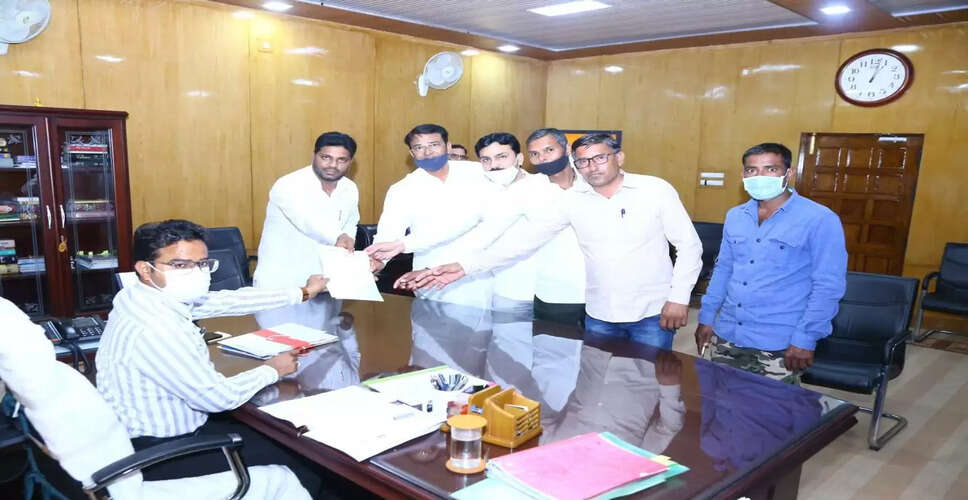 Hanumangarh सरपंच संघ ने कलेक्टर को सौंपा ज्ञापन 