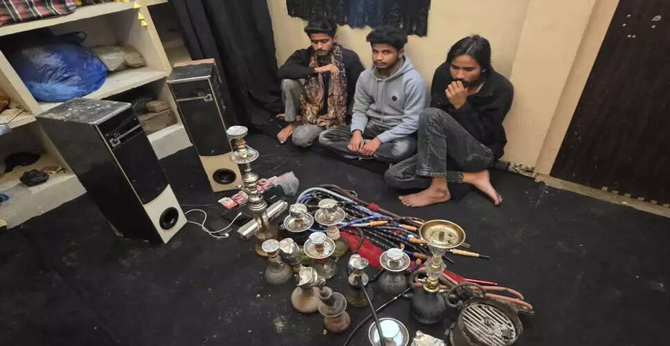 टोंक में नशे के खिलाफ बड़ी कार्रवाई: घर में चल रहा था हुक्काबार, तीन युवक डिटेन