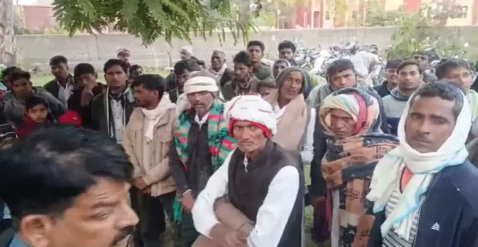 अलवर के लुनिया का बास भुड़ा गांव में रास्ते का विवाद, ग्रामीण कलेक्टर से मिलने पहुंचे