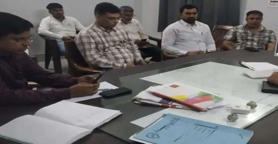 फार्मर रजिस्ट्री में तेजी लाने पर जोर, एसडीएम गोपाल जांगिड़ ने ली ब्लॉक स्तरीय बैठक