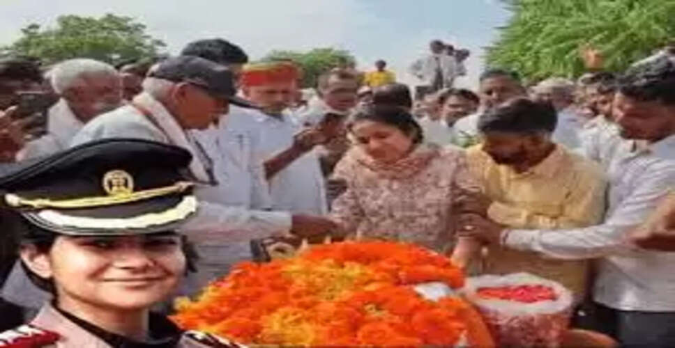 Jhunjhunu&nbsp;भारतीय सेना में तैनात कैप्टन रेणु का झुंझुनू में हुआ अंतिम संस्कार