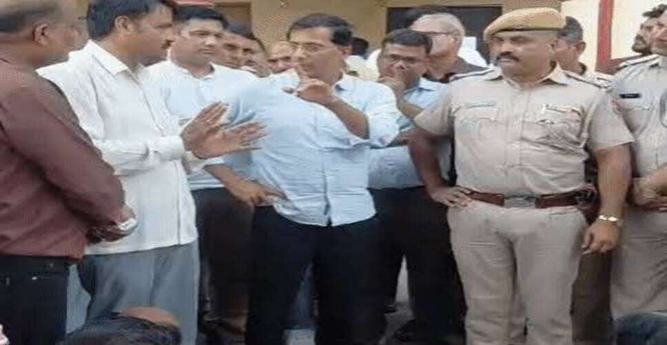 अलवर में नए निगम कमिश्नर के सामने सफाईकर्मियों ने उठाई नौकरी की मांग, बोले- भर्ती प्रक्रिया जल्द पूरी करें