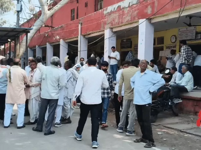 जिला परिषद चुनाव में 99 नामांकन दाखिल, दोपहर 3 बजे तक भरे जाएंगे फॉर्म; समर्थकों के साथ पहुंच रहे प्रत्याशी