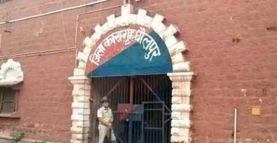 Dholpur में खुली जेल से हत्या के मामले में आजीवन कारावास की सजा भुगत रहा कैदी फरार, स्टेशन पर बेचता था सब्जी