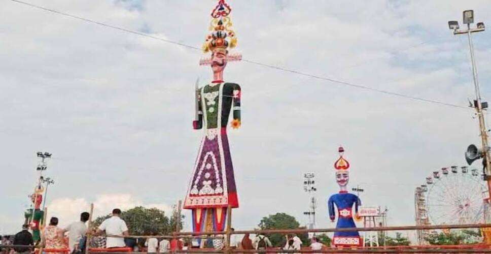 दशहरा पर राजस्थान की 5 अनोखी परंपराएं: कहीं रावण पीता है 20 फीट लंबी बीड़ी, कहीं कुश्ती लड़कर पैरों से कुचलते हैं लोग
