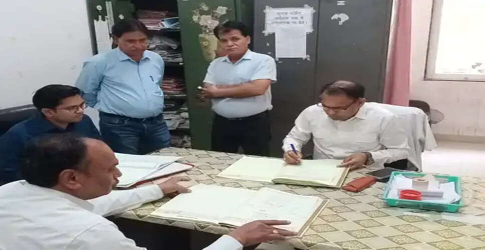 बारां जिला अस्पताल में औचक निरीक्षण, 11 कार्मिकों को नोटिस; अनुपस्थित मिलने पर कार्रवाई