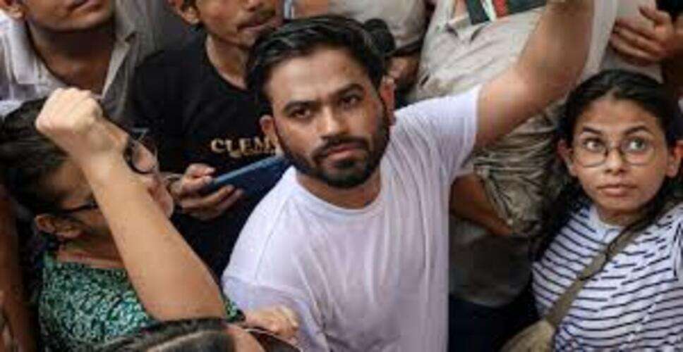 जयपुर में कॉकरोच जनता पार्टी का प्रदर्शन, NEET पेपर लीक और बेरोजगारी के मुद्दों पर विरोध की तैयारी