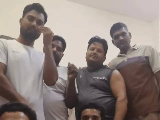 कर्ज लेकर दुबई गए भारतीय युवक बोले- 16 घंटे काम, सोने तक नहीं देते; एजेंट के जाल में फंसने का आरोप