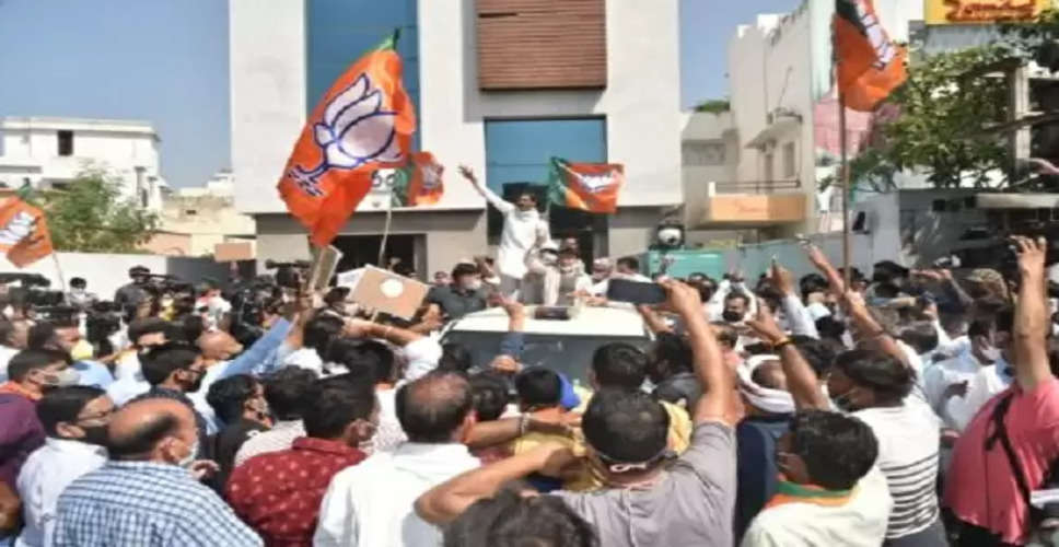 Rajasthan Breaking News: बारां में सरकार के खिलाफ बीजेपी ने किया विरोध प्रदर्शन, हिंगलाज मंदिर से कलेक्ट्रेट तक निकाली आक्रोश रैली