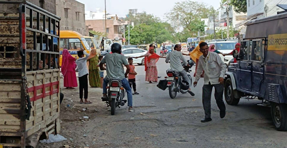 Karoli वाहनों का जमावड़ा, हाइवे का घट रहा दायरा