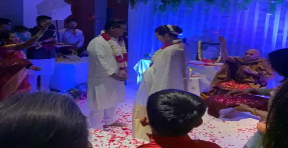 Pradeep Gawande & Tina Dabi: आईएएस टीना डाबी और आईएएस प्रदीप गवांडे का विवाह बौद्ध रीति रिवाज से हुआ संपन्न, रिसेप्शन के देखें यह वीडियो