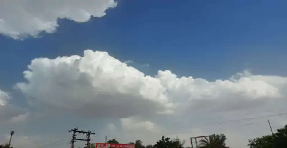 Sriganganagar धूल भरी हवाएं और बादल छाने से मौसम पलटा, जताई बारिश की संभावना 