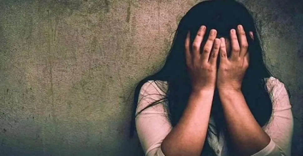 Alwar में अश्लील वीडियो बनाकर महिला से दुष्कर्म और हड़पे गहने, केस दर्ज 